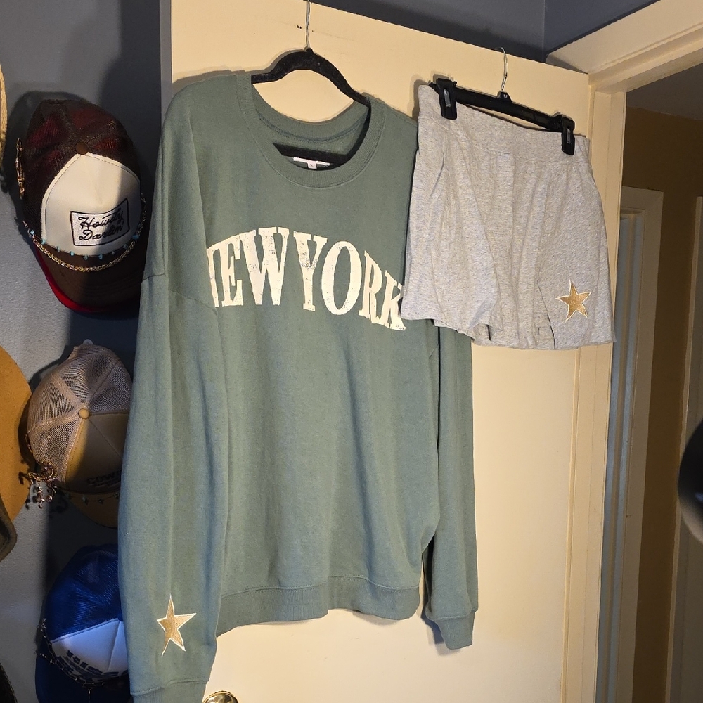 Grayson Threads Gray New York Set - image 1